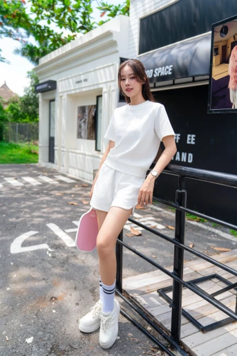 /assets/uploads/images/product/2026/EC2_-_COSMO_-_T8-25.webp
