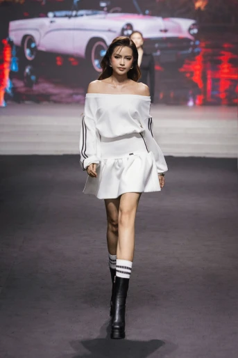 /assets/uploads/images/product/2026/thumbnail_EC2_-_RUNWAY-8.webp